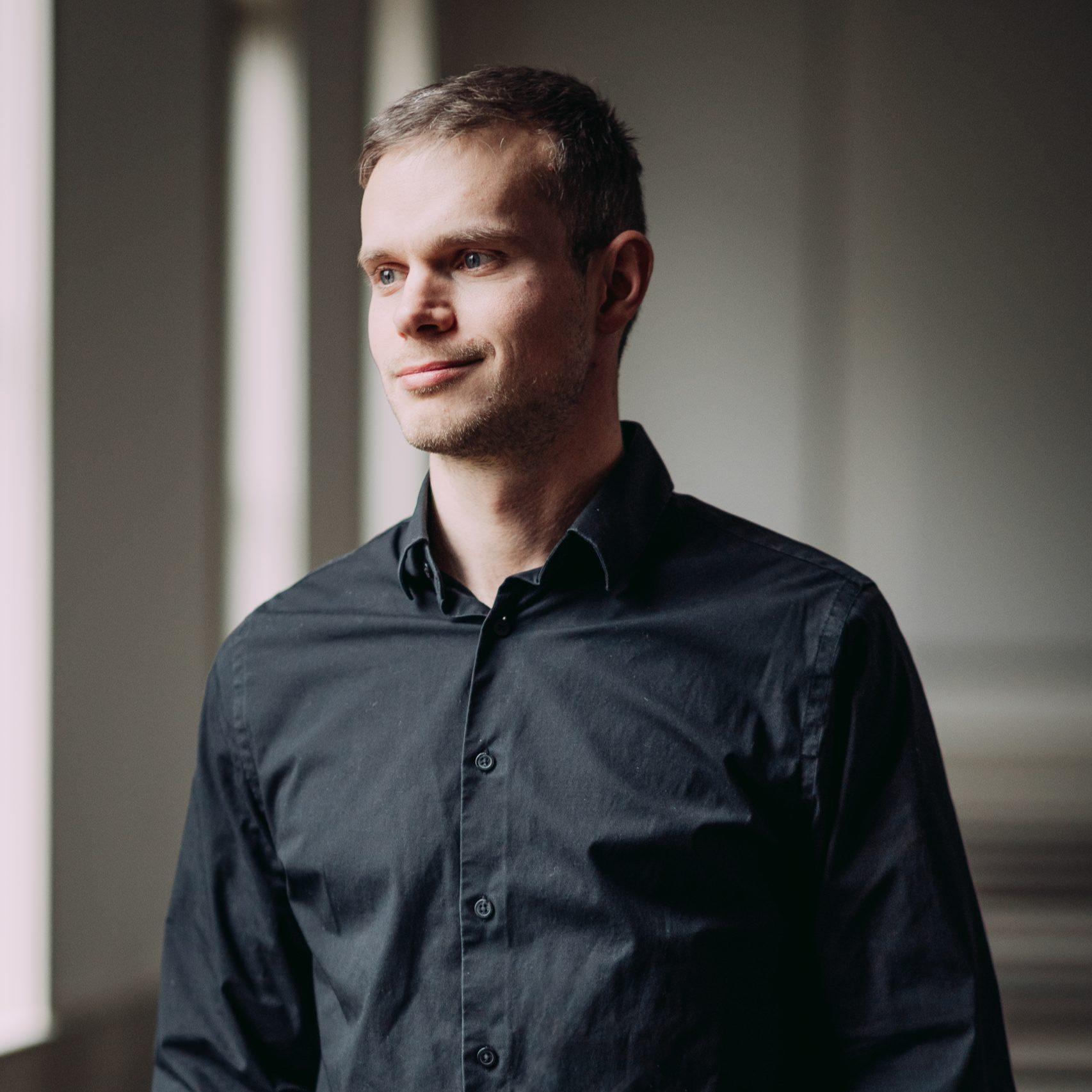 Dmitry Sayapin